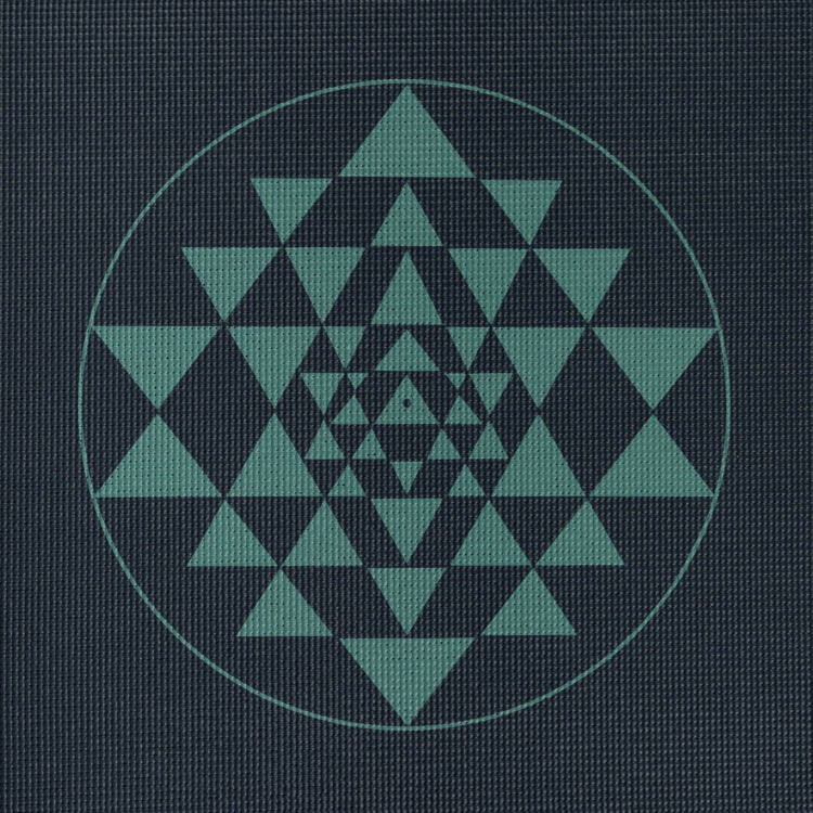 Mata do jogi Leela 4,5 mm - granatowa yantra i wyrównanie